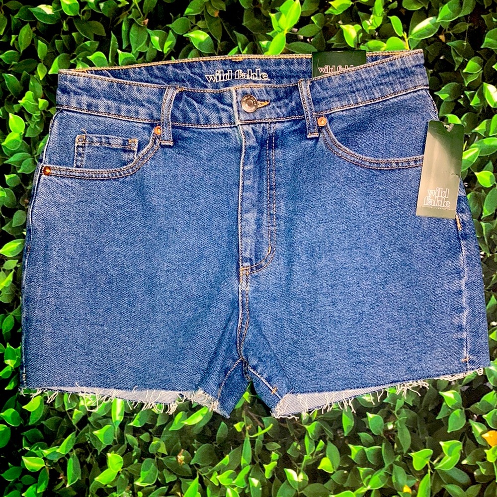 New! Cut-off denim Mom shorts